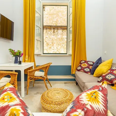 アパート Kenova Old Town