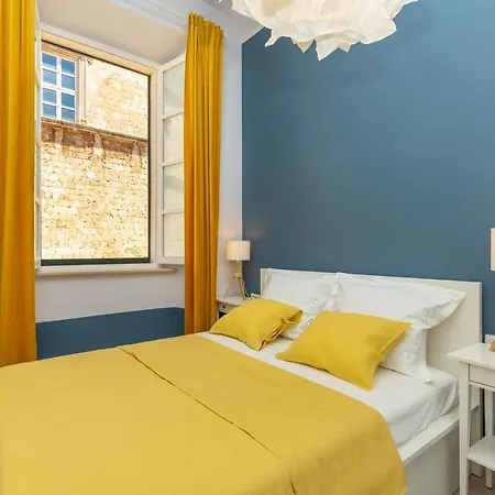 Kenova Old Town Apartment